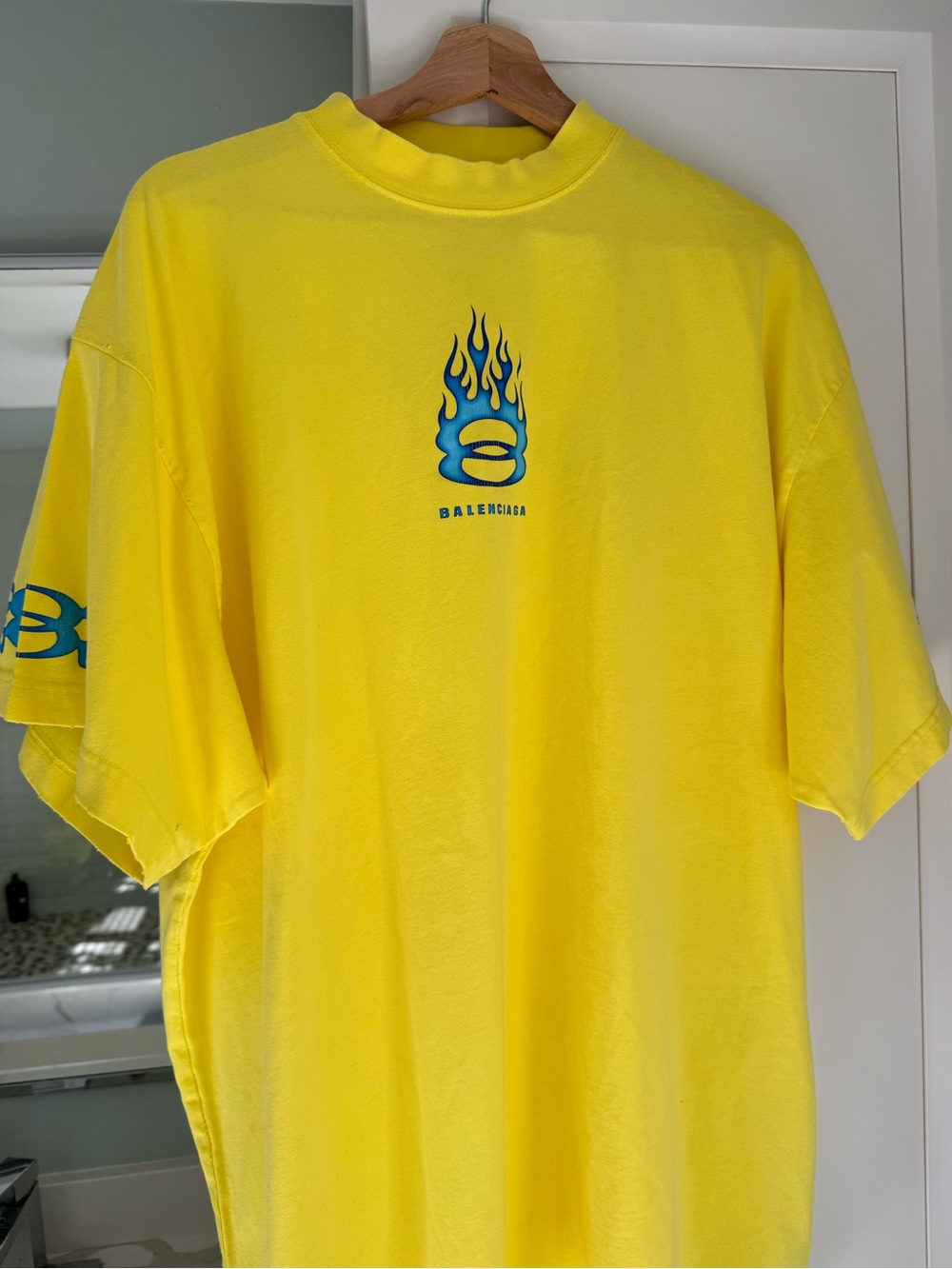 Balenciaga Men’s oversized Yellow Graphic Logo T-Shirt (100% authentic)